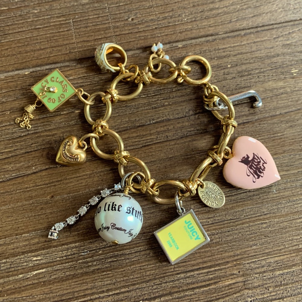 LIMITED EDITION Juicy Couture Charm Bracelet gold